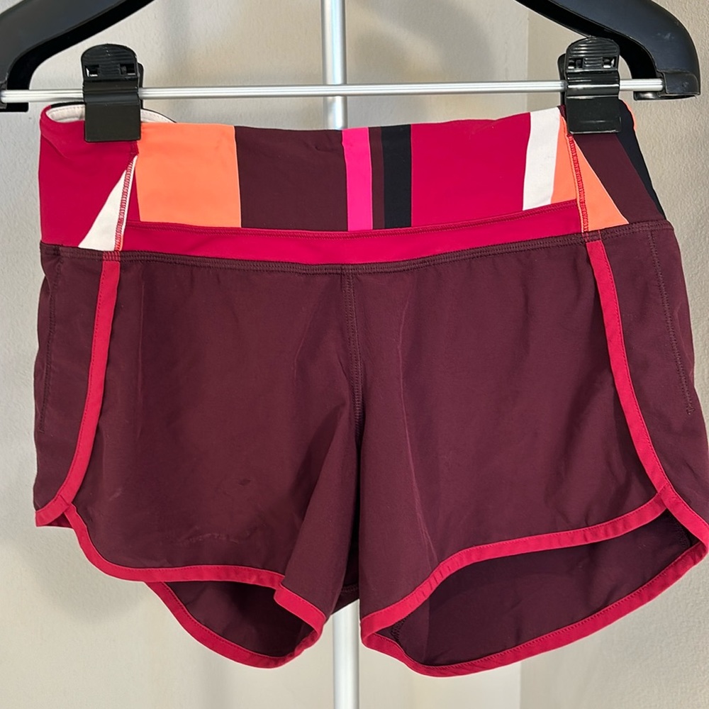 Lululemon Speed Up Low-Rise Lined Short. Size 6.